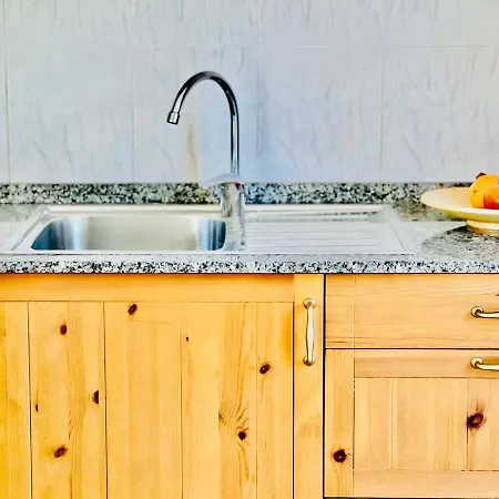 Canaryislandshost L The Surfers *